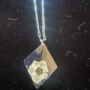 Elegant White Floral Pendant Necklace